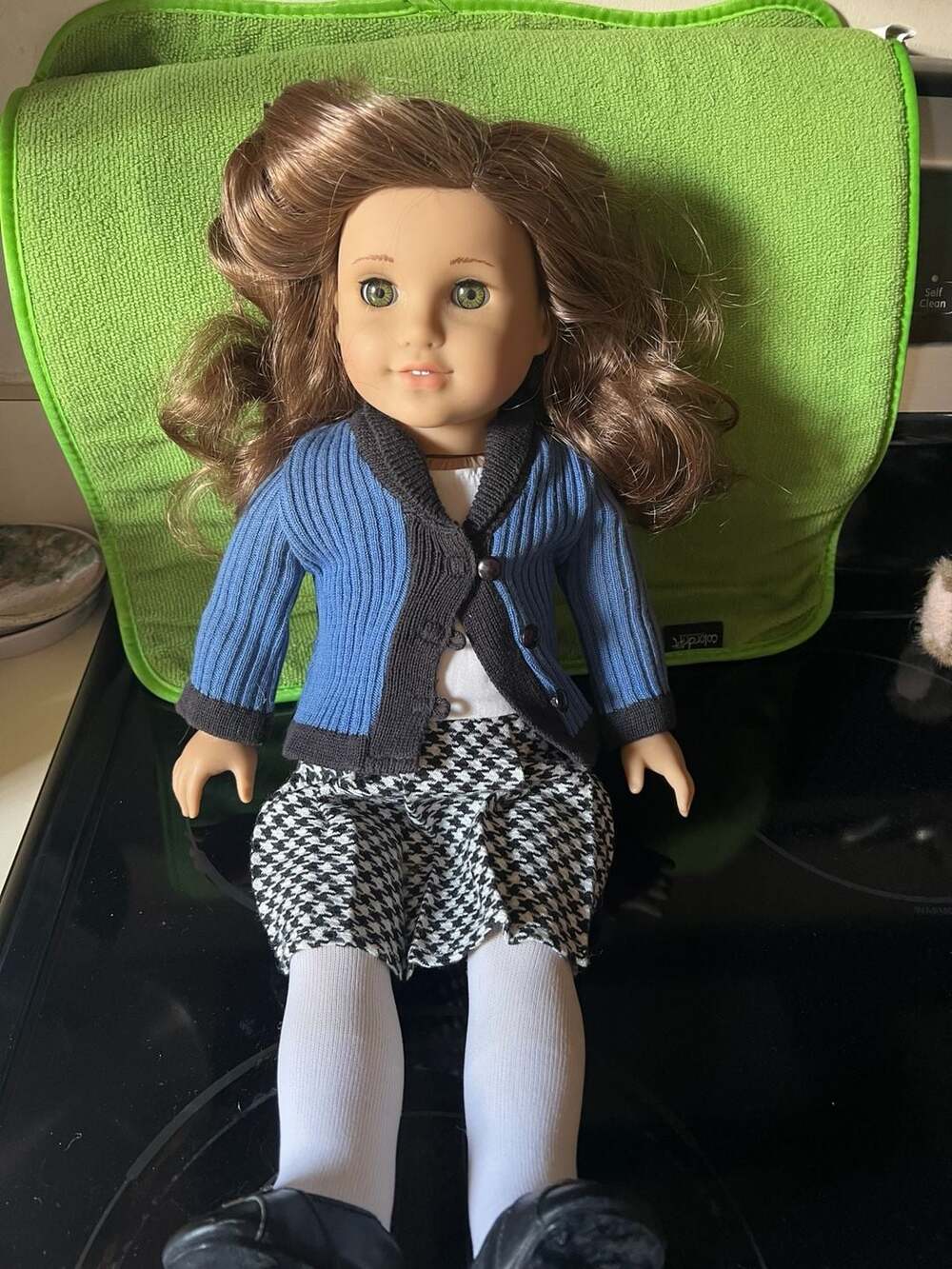 American Girl Truly Me 18-Inch Doll with Brown Wavy Hair and Green Eyes